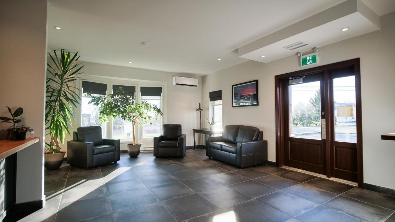 Motel L'Abri Carleton-sur-Mer ภายนอก รูปภาพ