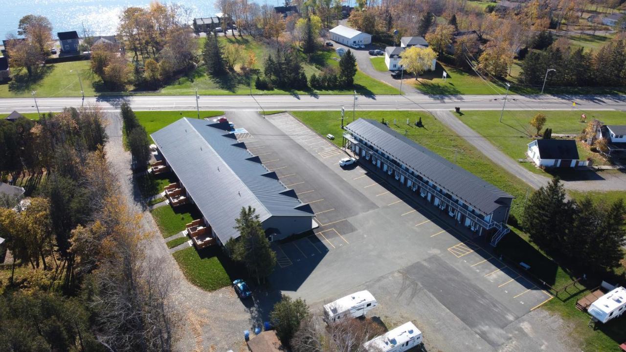 Motel L'Abri Carleton-sur-Mer ภายนอก รูปภาพ