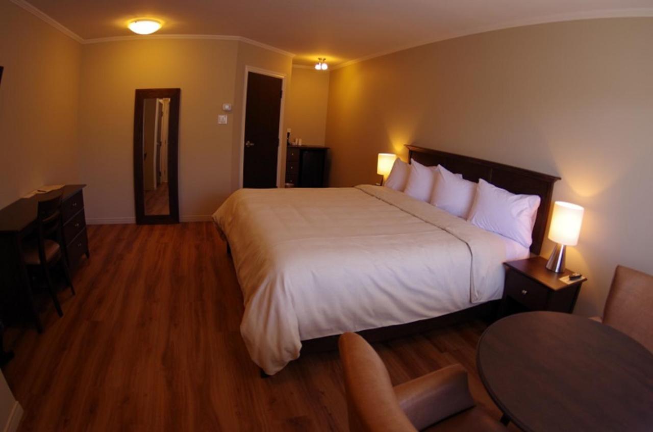 Motel L'Abri Carleton-sur-Mer ภายนอก รูปภาพ